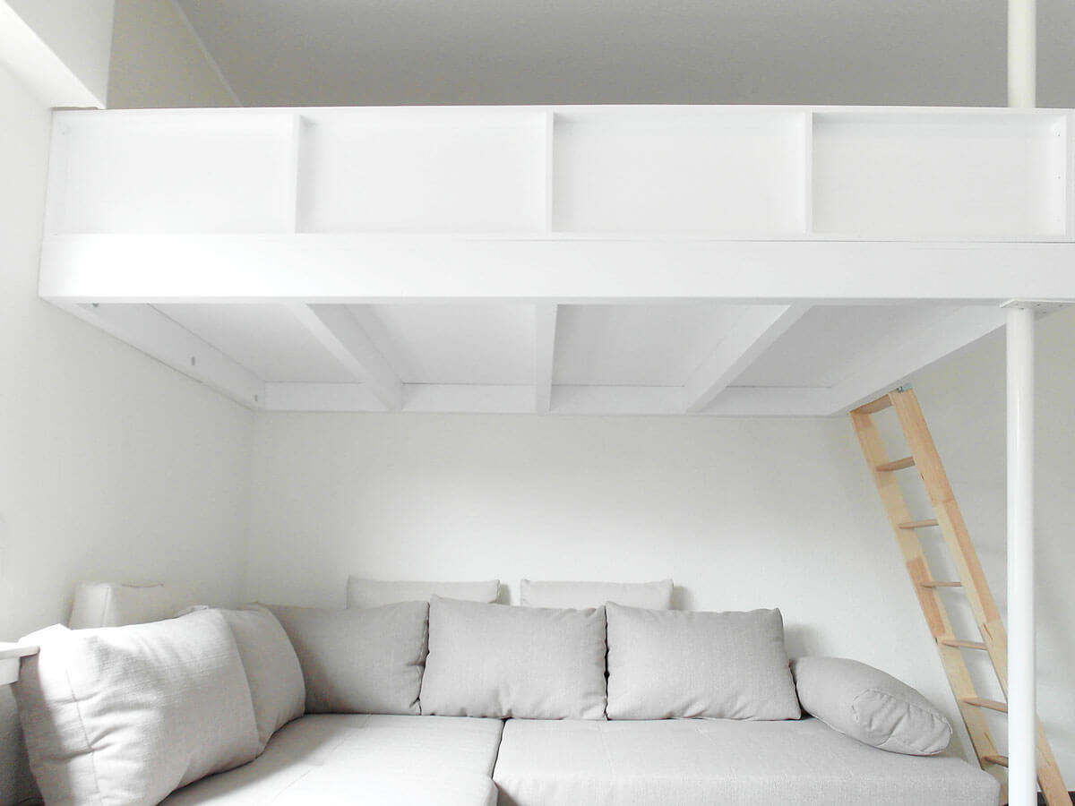 Geländer können unglaublich vielfältig gestaltet werden. Hier wurde die Form der Unterkonstruktion aufgegriffen.