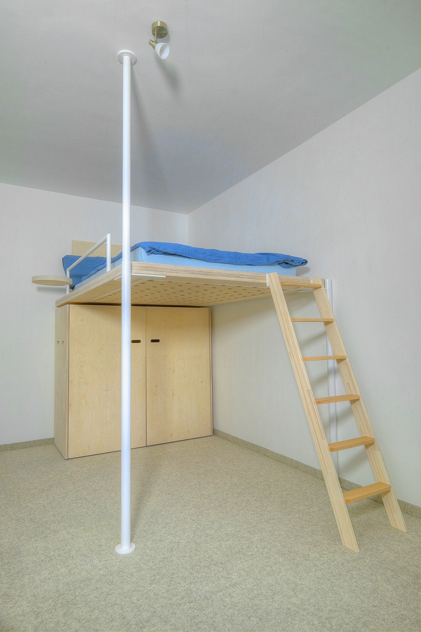HOCHBETT ZUR SELBSTMONTAGE Hochbett mit fahrbarem Unterschrank