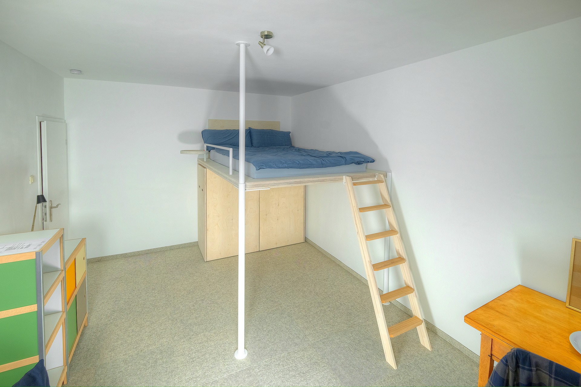 HOCHBETT ZUR SELBSTMONTAGE Hochbett mit fahrbarem Unterschrank