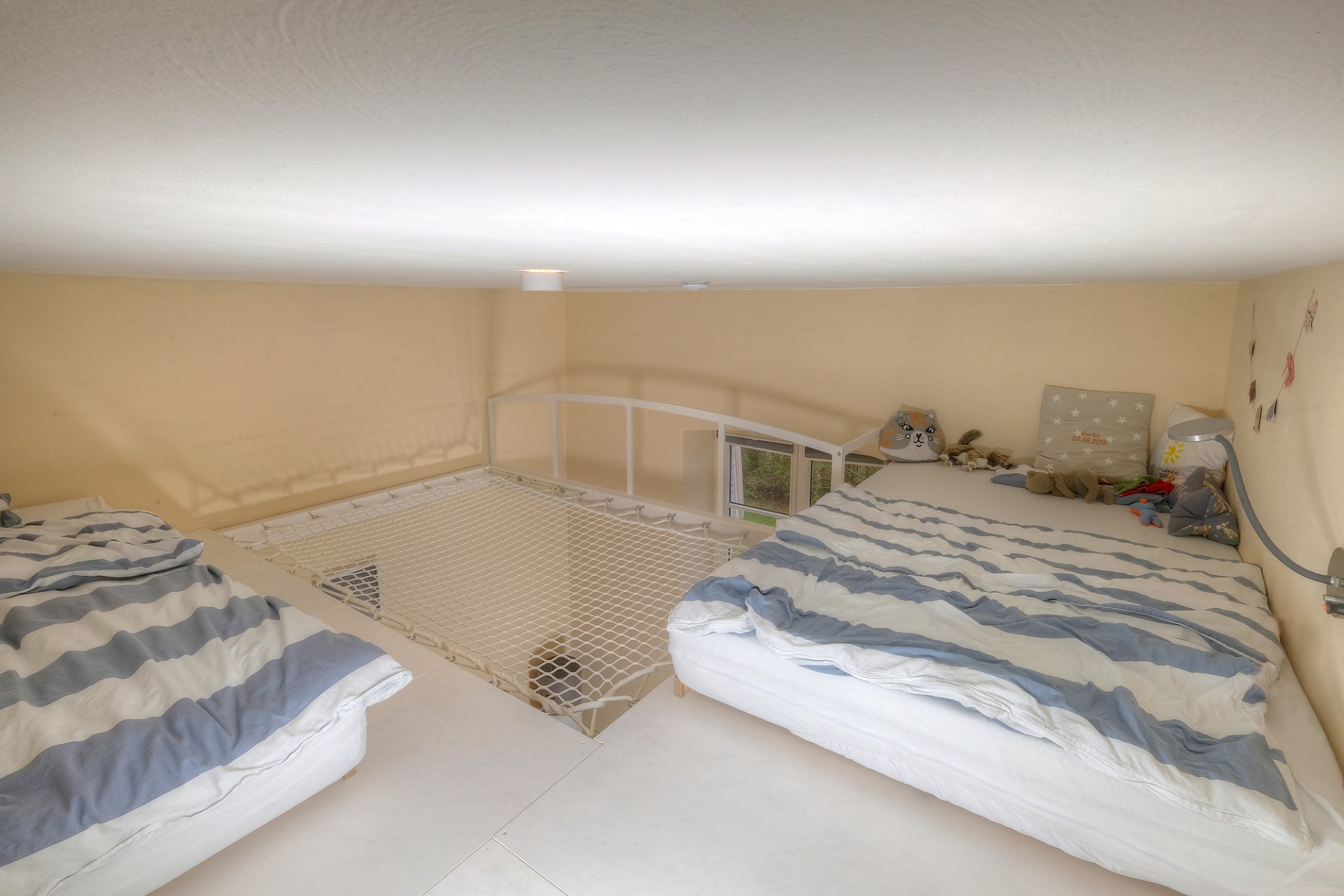 Zwei 120er Matratzen und ein Chill-Netz